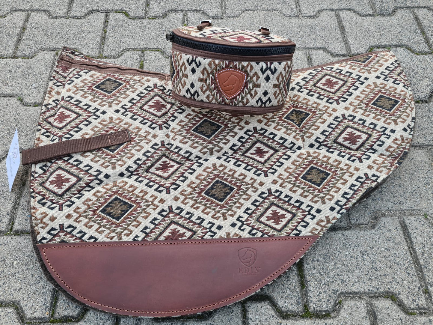 EDIX WN Brightstar 8-pocket roundskirt pad