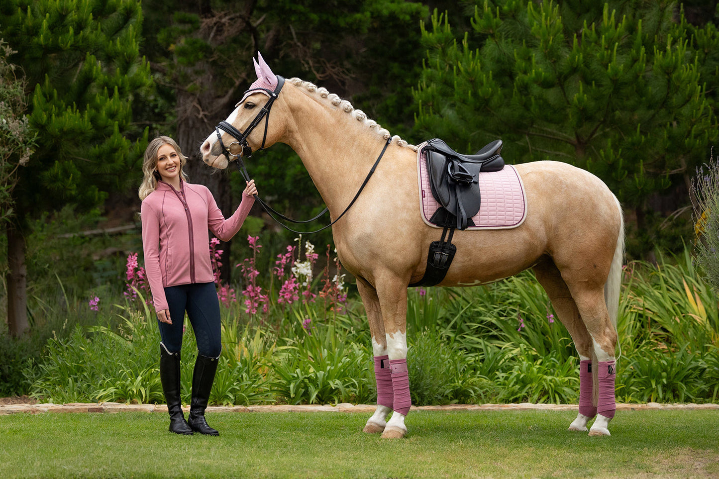 SS25 Mocka Dressyr Square Blossom