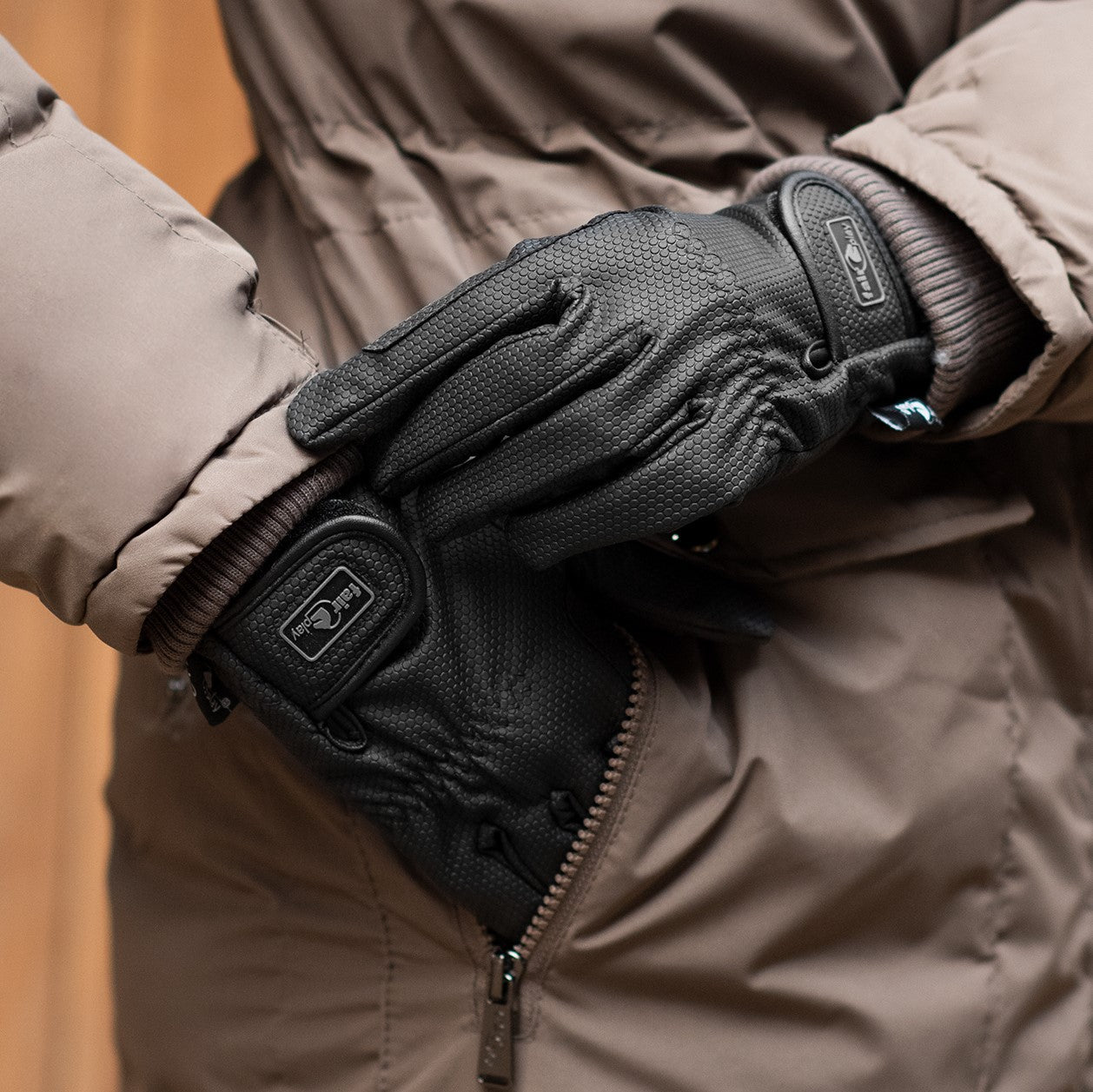 Ridhandskar, Vantar, Mössor & Strumpor