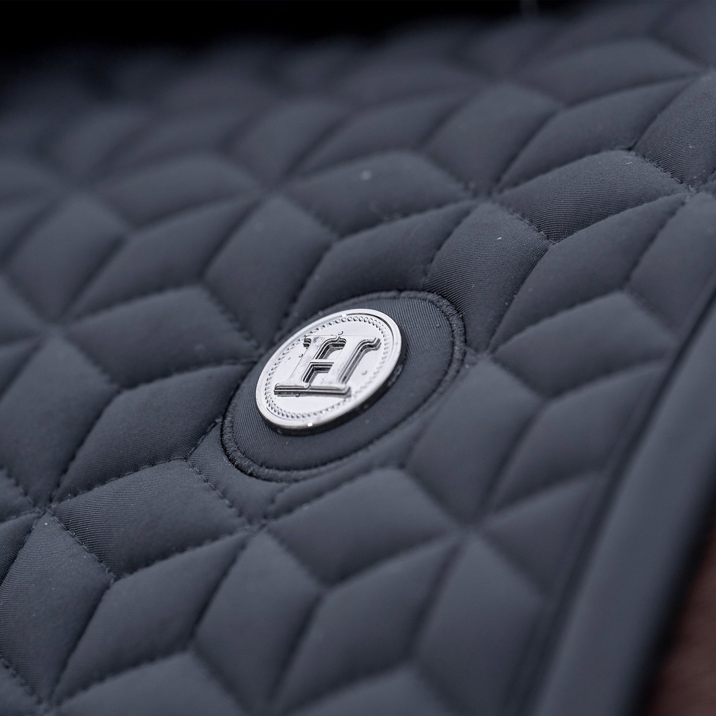 HVPolo Dressyrschabrak Essential, Svart