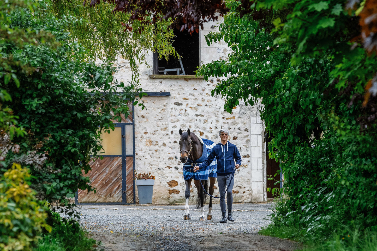 EQUITHÈME - Confortech - Polarfleece Täcke"New Market-stil"