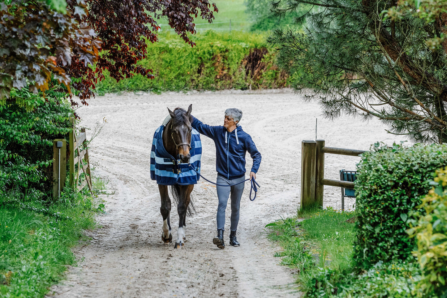 EQUITHÈME - Confortech - Polarfleece Täcke"New Market-stil"