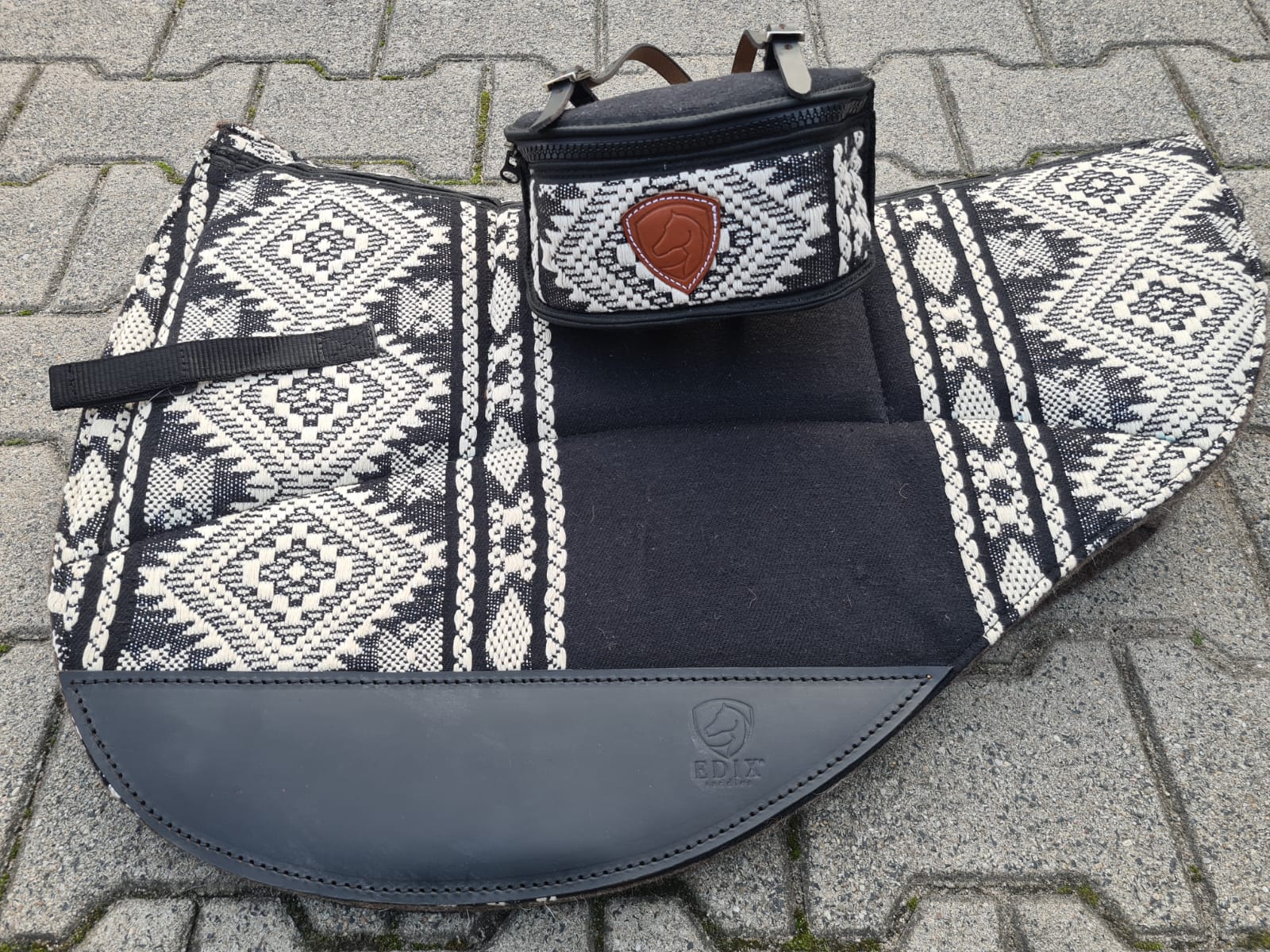 EDIX WN Brightstar 8-pocket roundskirt pad
