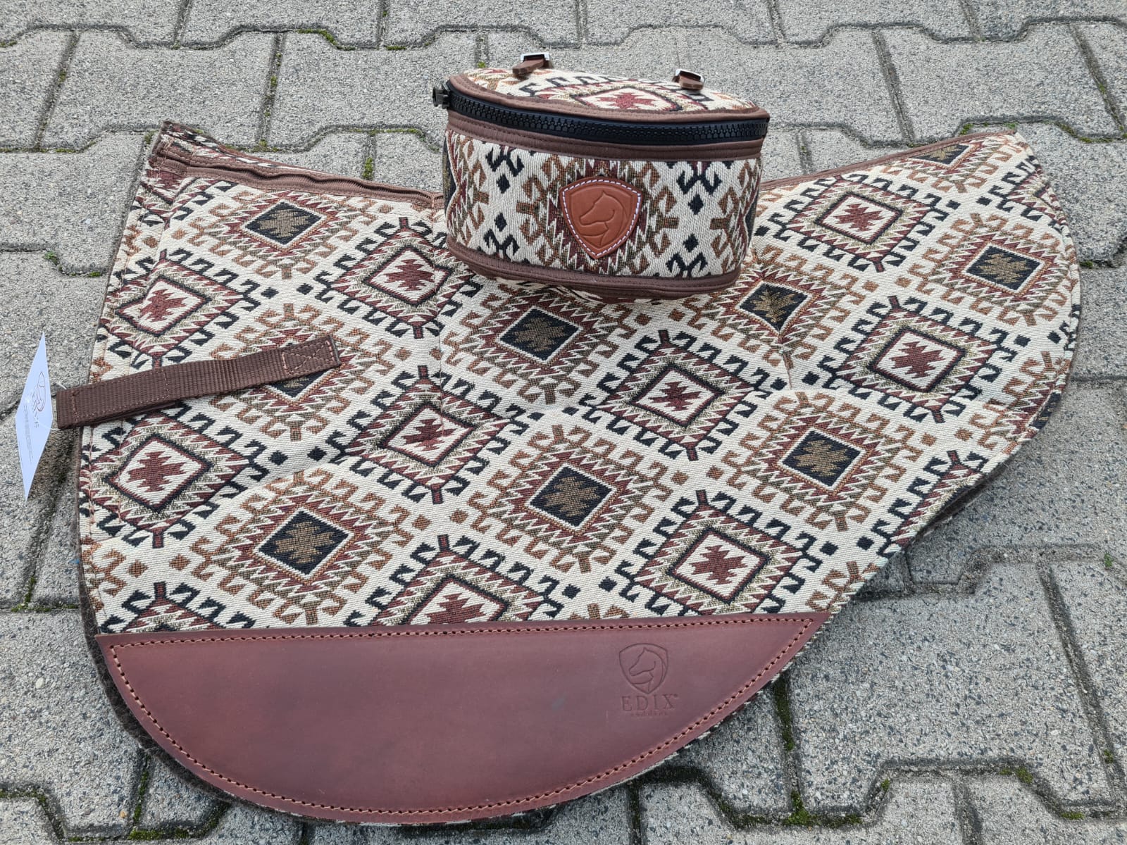 EDIX WN Brightstar 8-pocket roundskirt pad