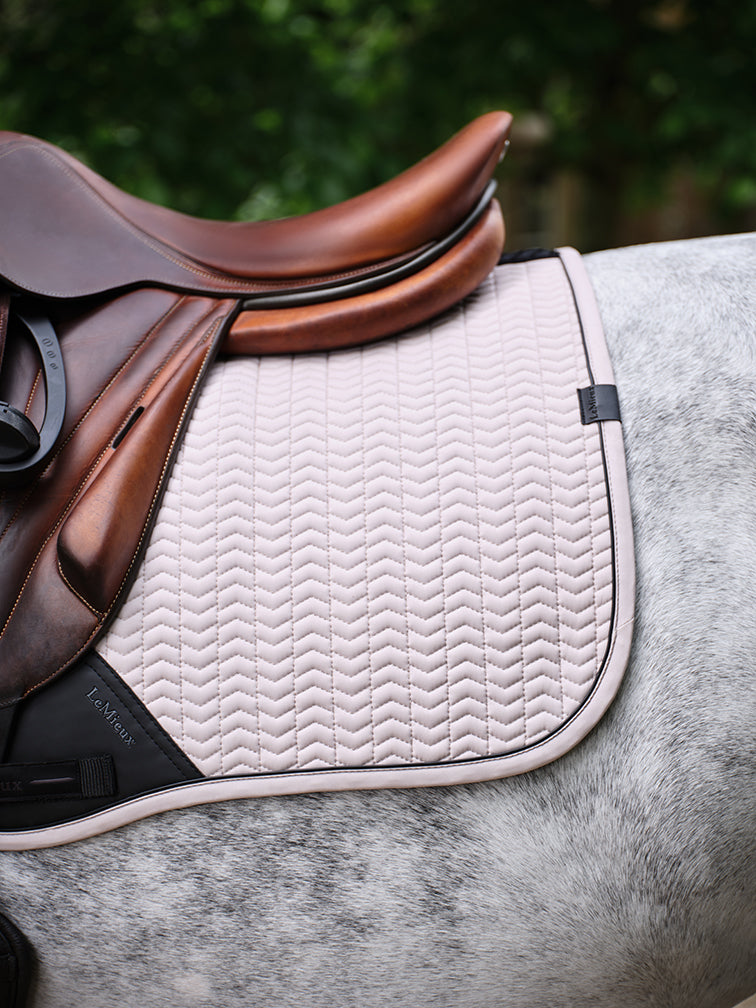 SS25 Essence Eurojump Square Stone