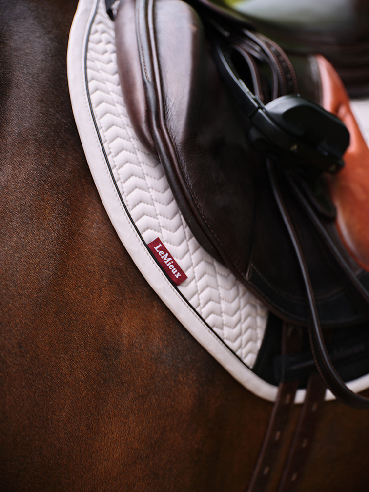 SS25 Essence Eurojump Square Stone