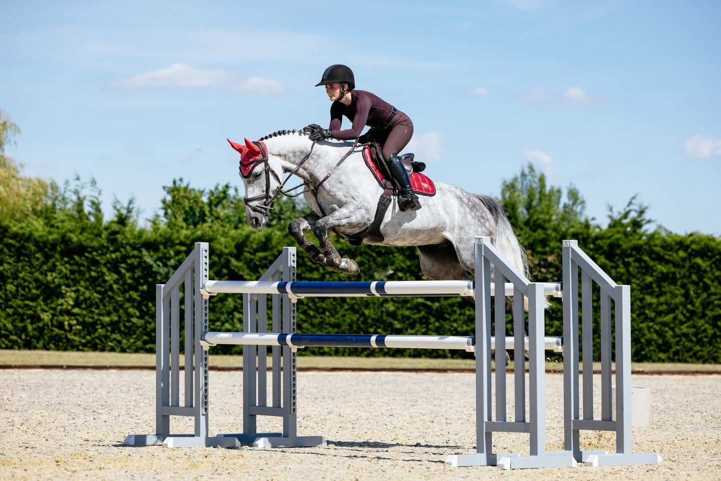 AW25 LM Loire Classic Close Contact Square Cranberry