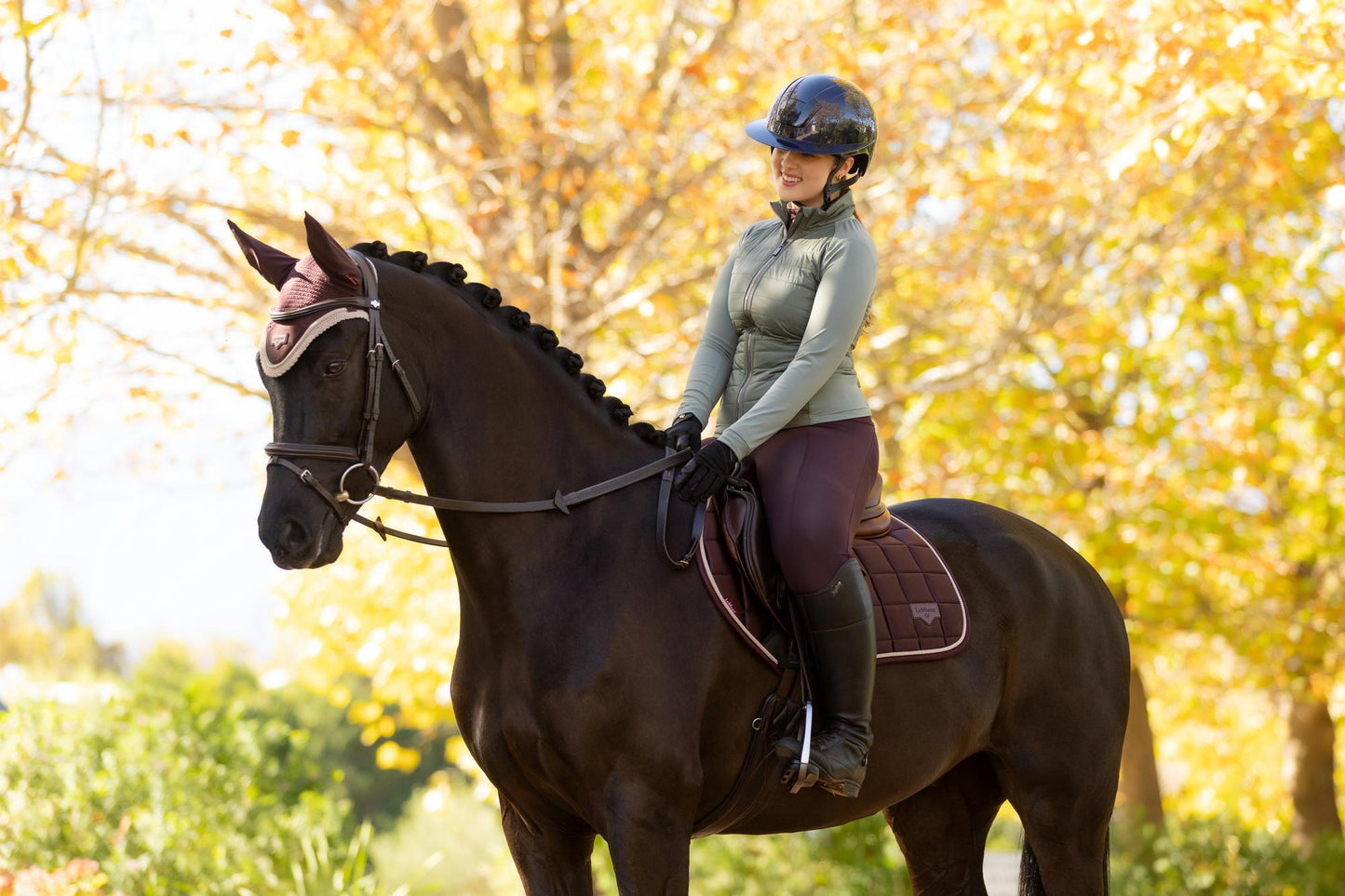 AW25 LM Loire Classic Close Contact Square Damson