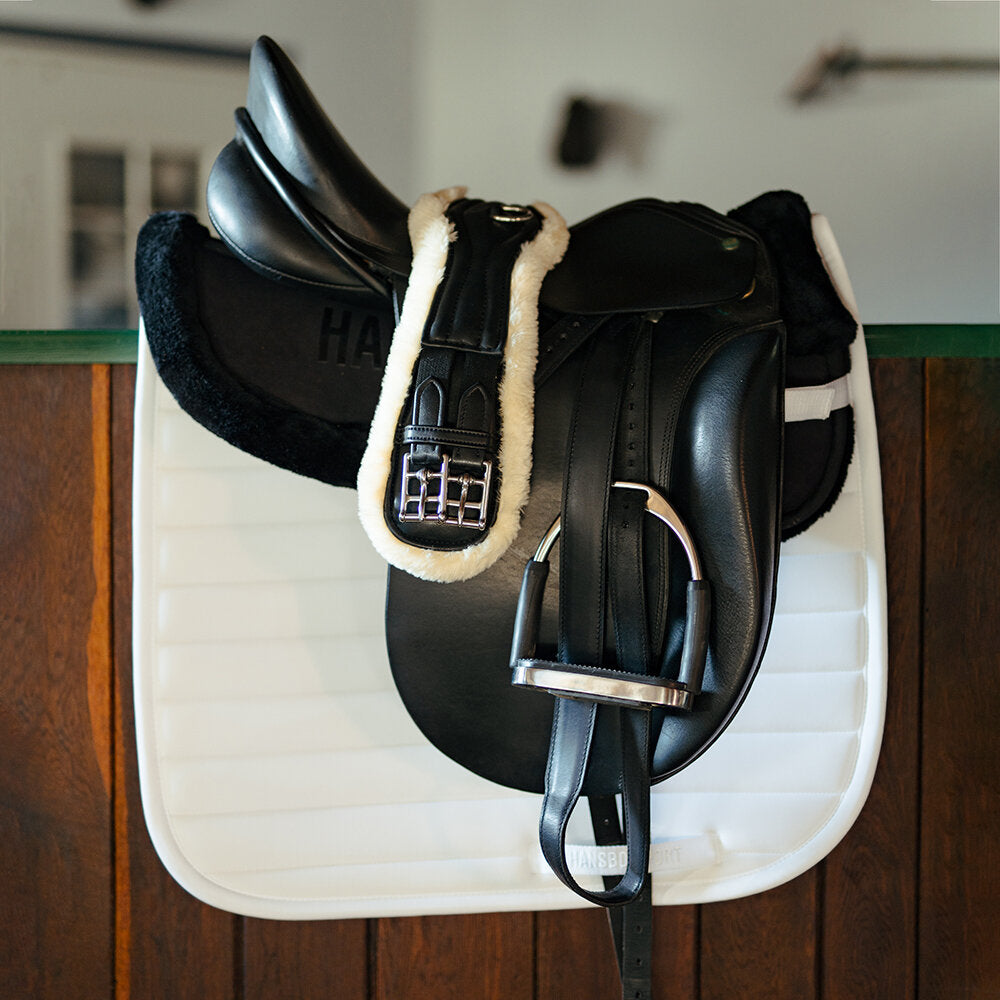 Hansbo Dressyrgjord Faux Fur