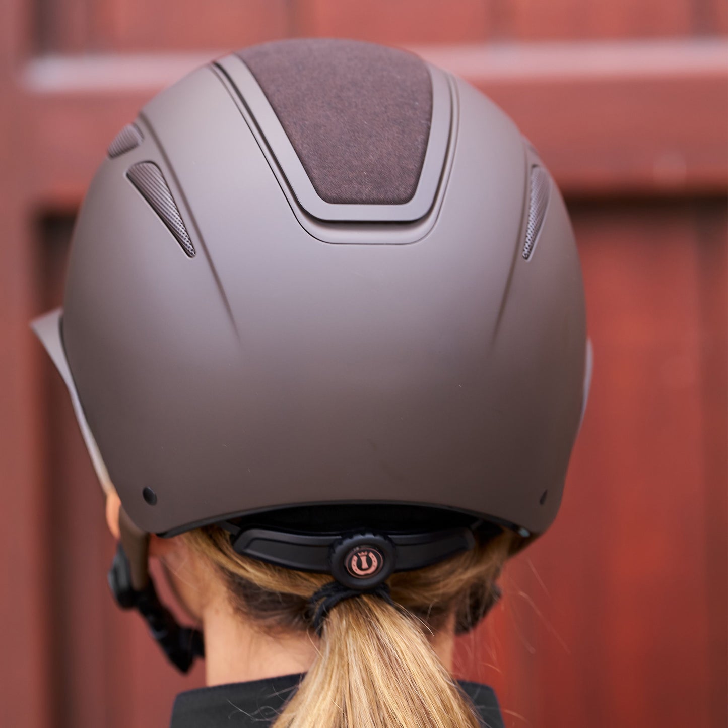 Imperial Riding Ridhjälm IRHOlania Deluxe , Stor skärm, Mörkbrun